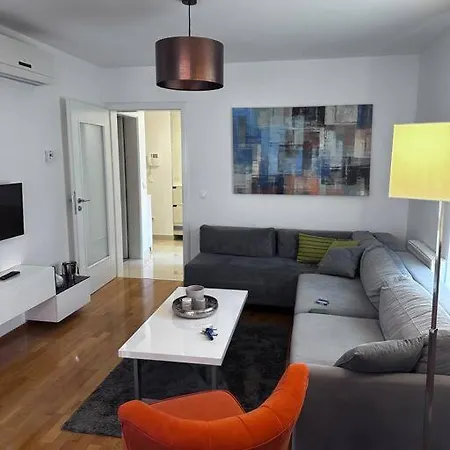 Apartment Pionirska Dolina