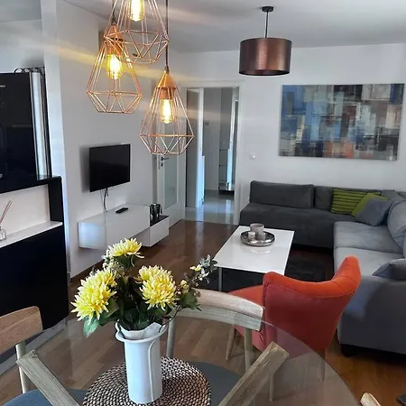 Pionirska Dolina Apartment *